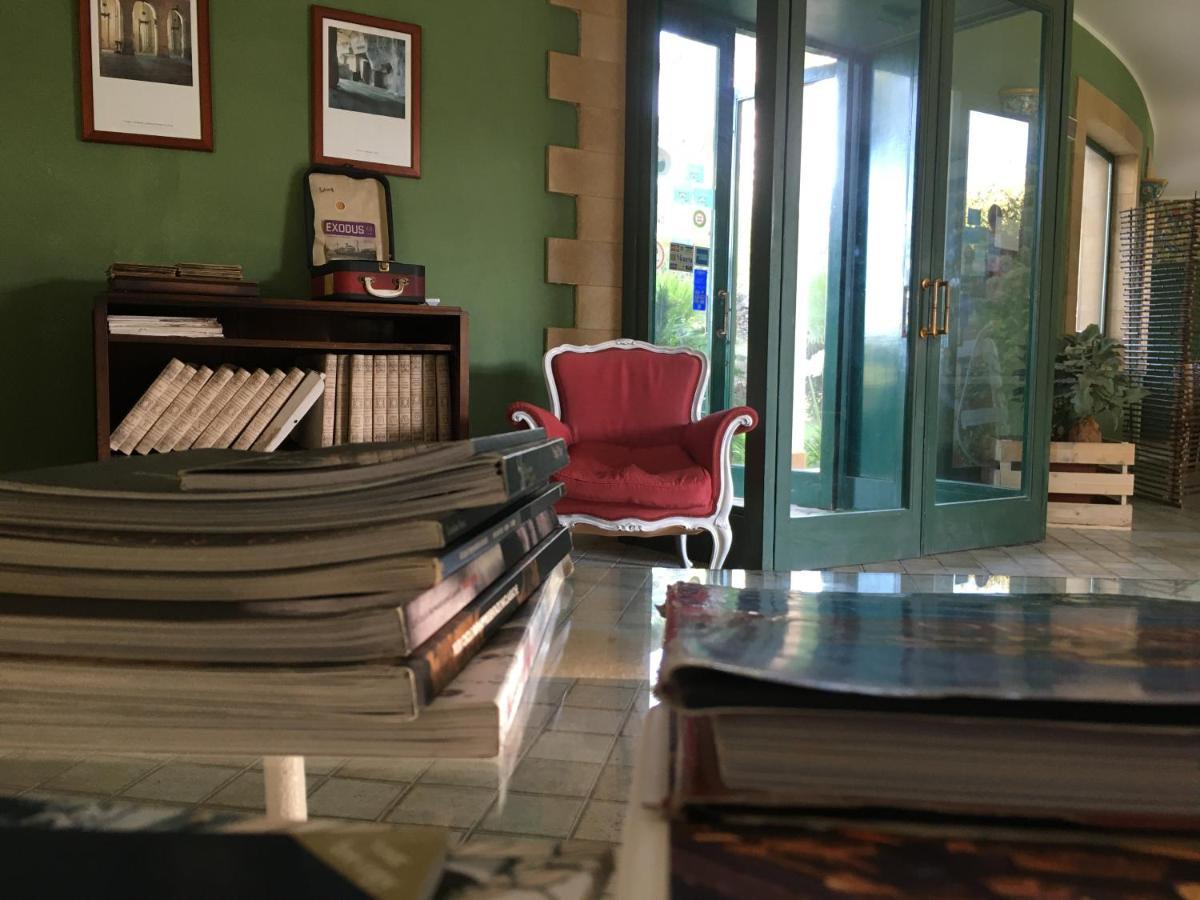 Valle Di Mare Country Resort Fontane Bianche Bagian luar foto