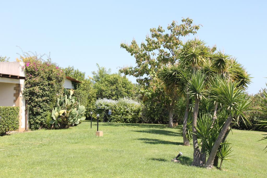 Valle Di Mare Country Resort Fontane Bianche Bagian luar foto