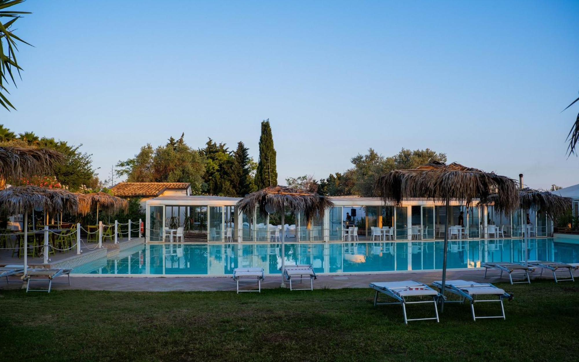 Valle Di Mare Country Resort Fontane Bianche Bagian luar foto