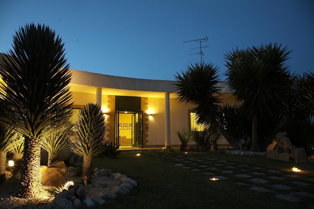 Valle Di Mare Country Resort Fontane Bianche Bagian luar foto